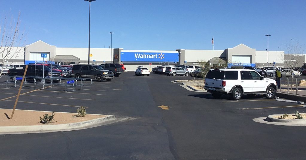 Image of an El Paso Walmart and parking lot where a mass shooting occured.